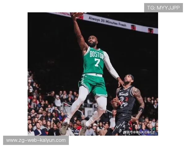 凯尔特人布朗30+8+5，怀特三分神准助力胜利